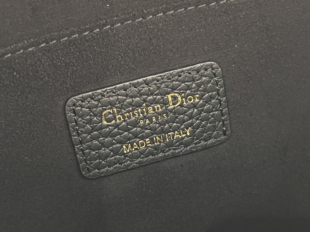 DiorBobby P1 I1