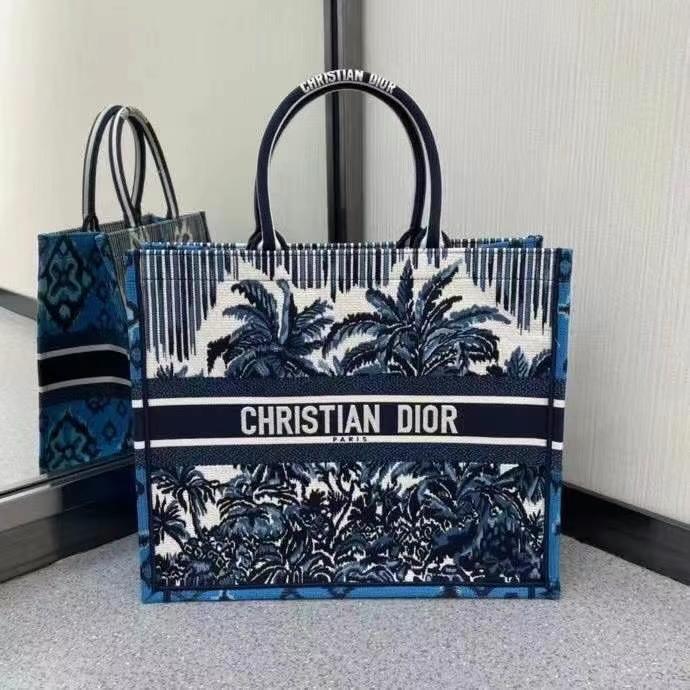DiorBookToteS P1 I34