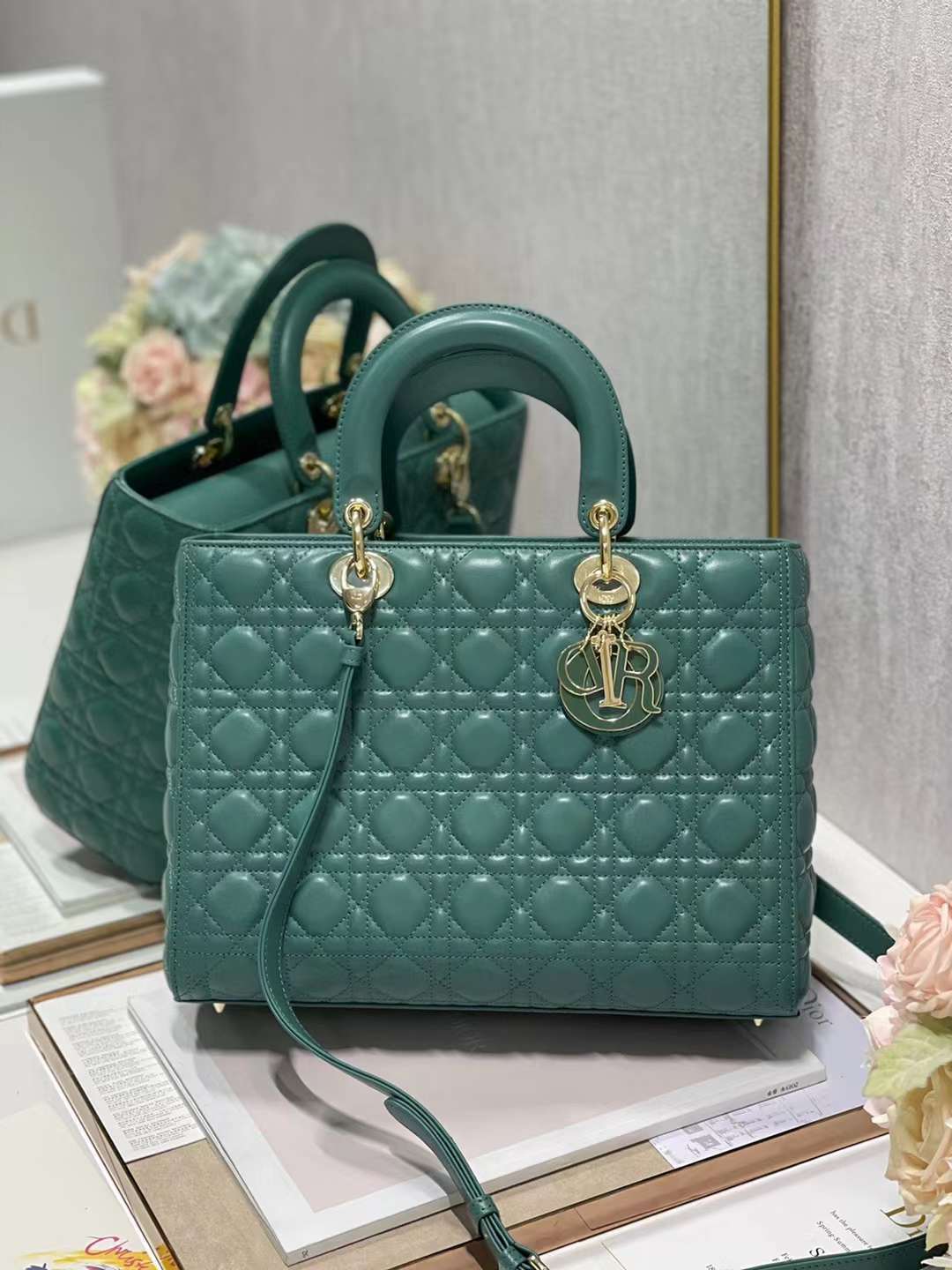 DiorLadyM0566 32cm P1 I10