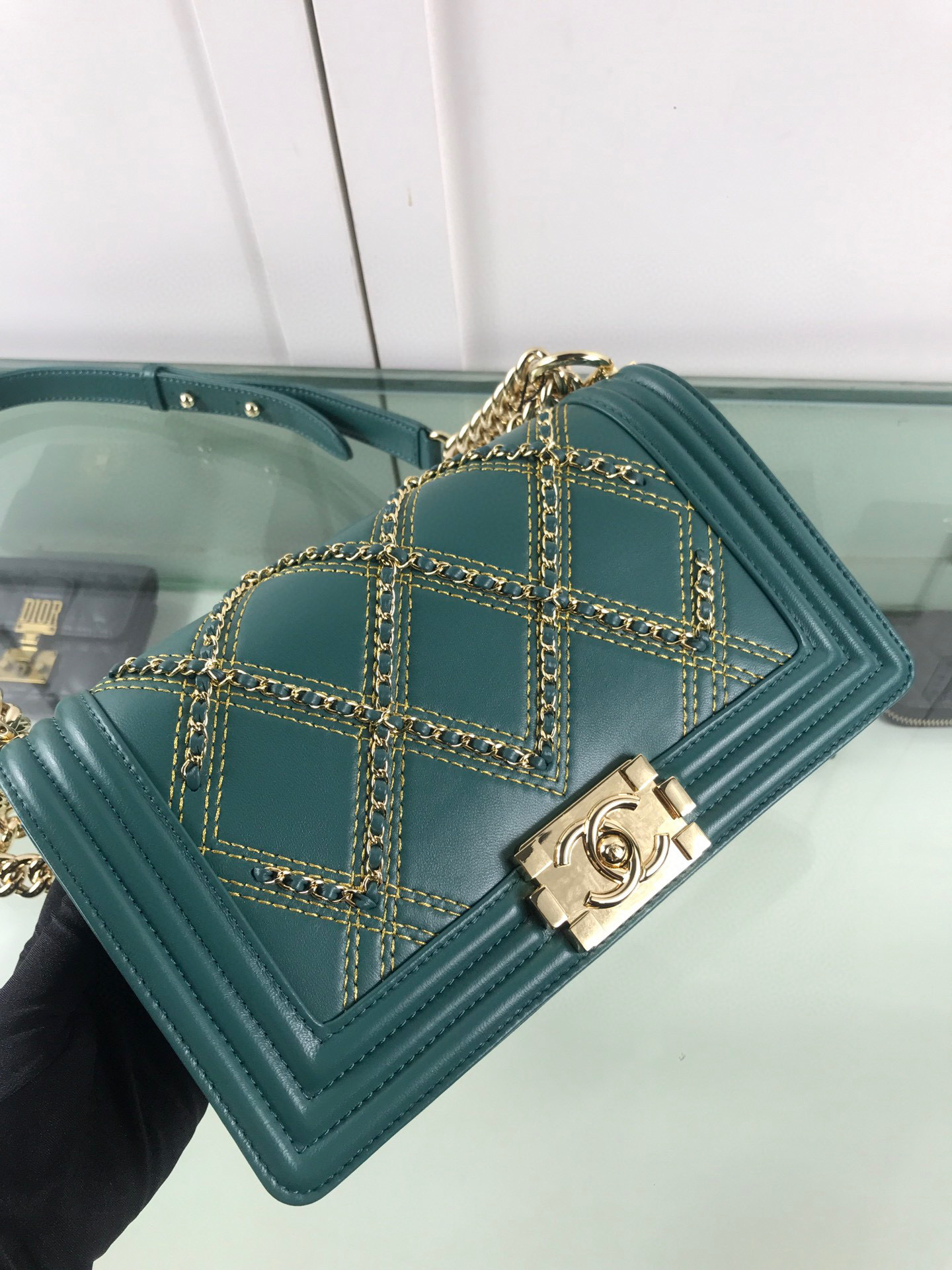 Chanel P1 I37