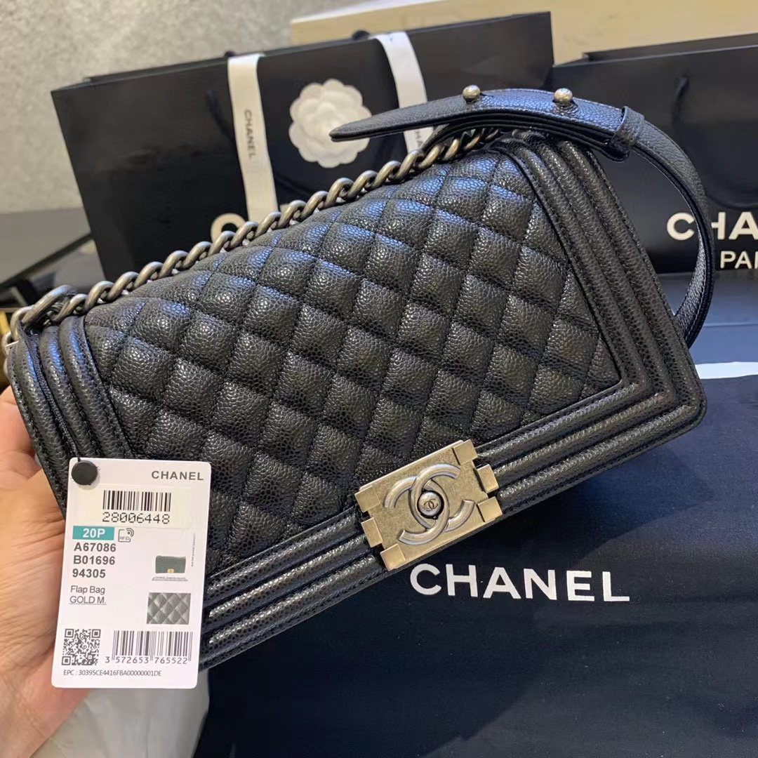 Chanel P1 I48