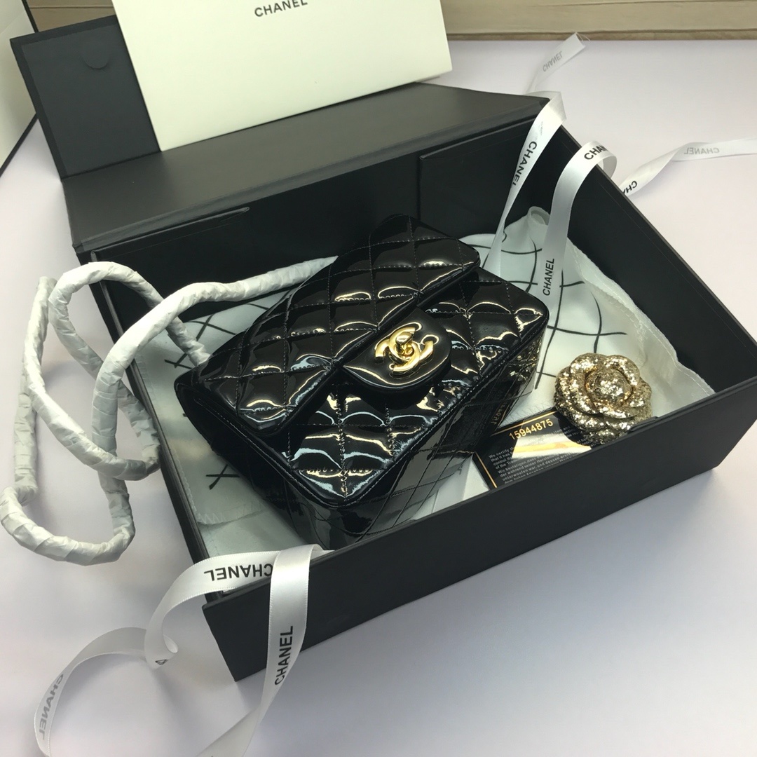 Chanel MiniSquare P1 I40