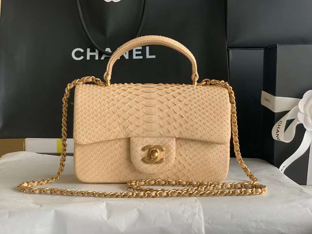Chanel Flap P1 I38