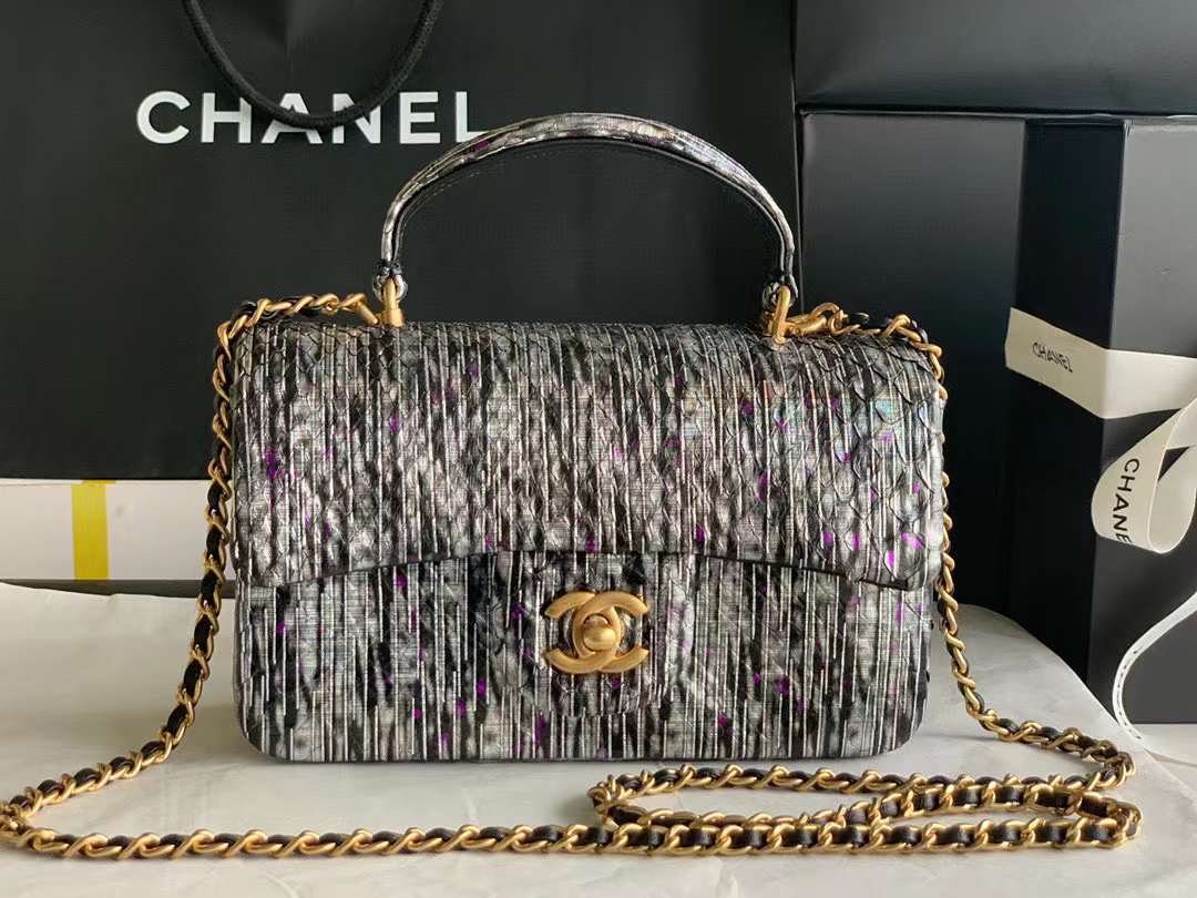 Chanel Flap P1 I43