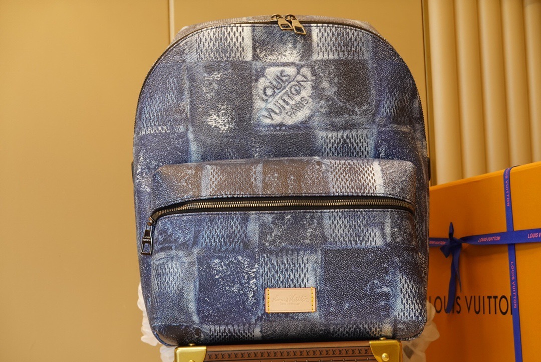 LV Backpack P1 I59