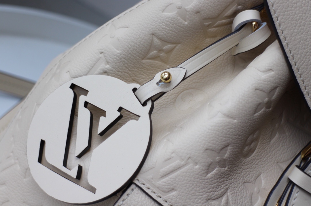 LV Backpack P2 I4