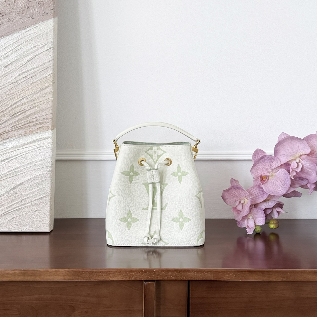 LV BucketBag P1 I2