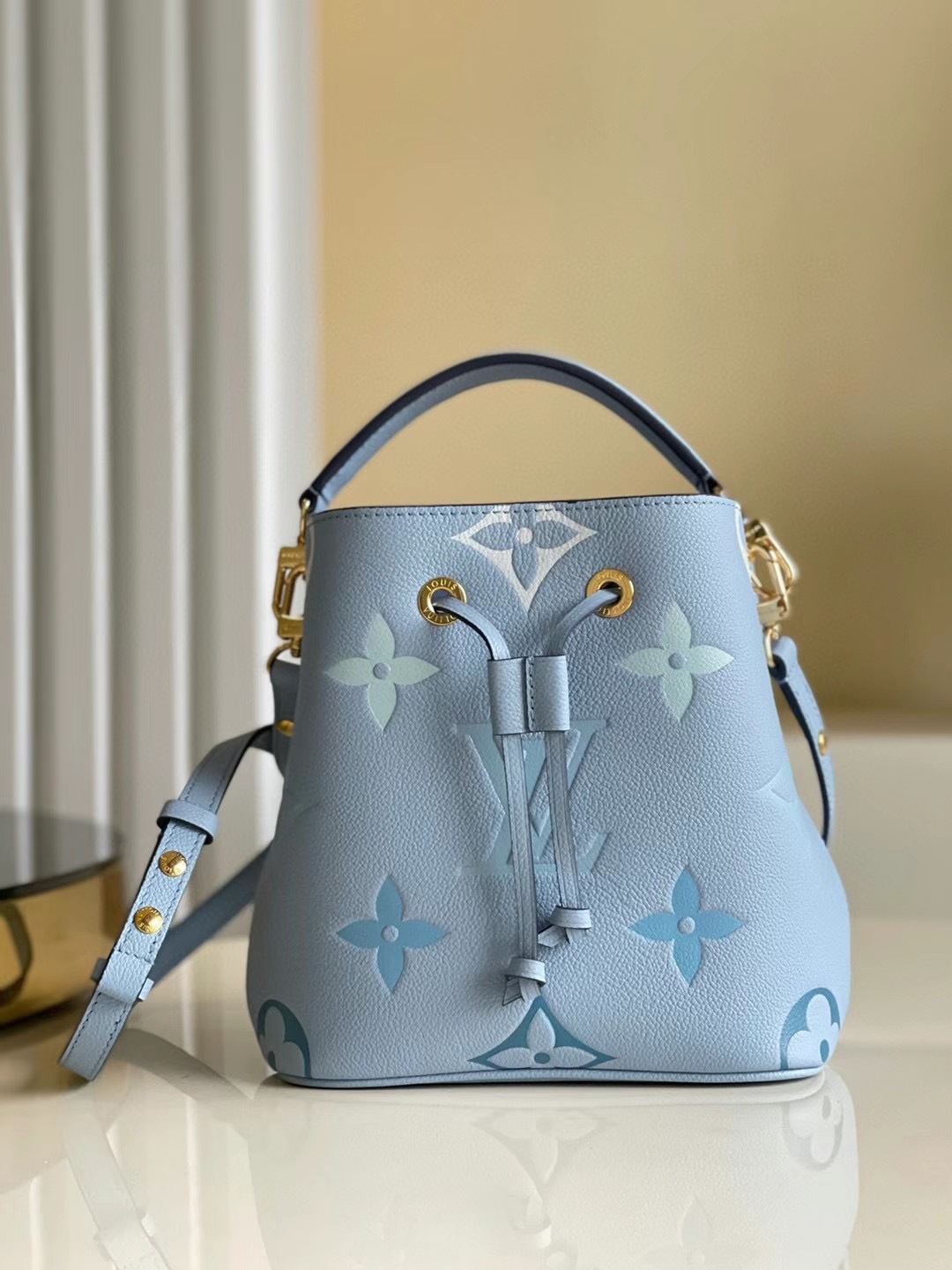 LV Bucket P1 I112