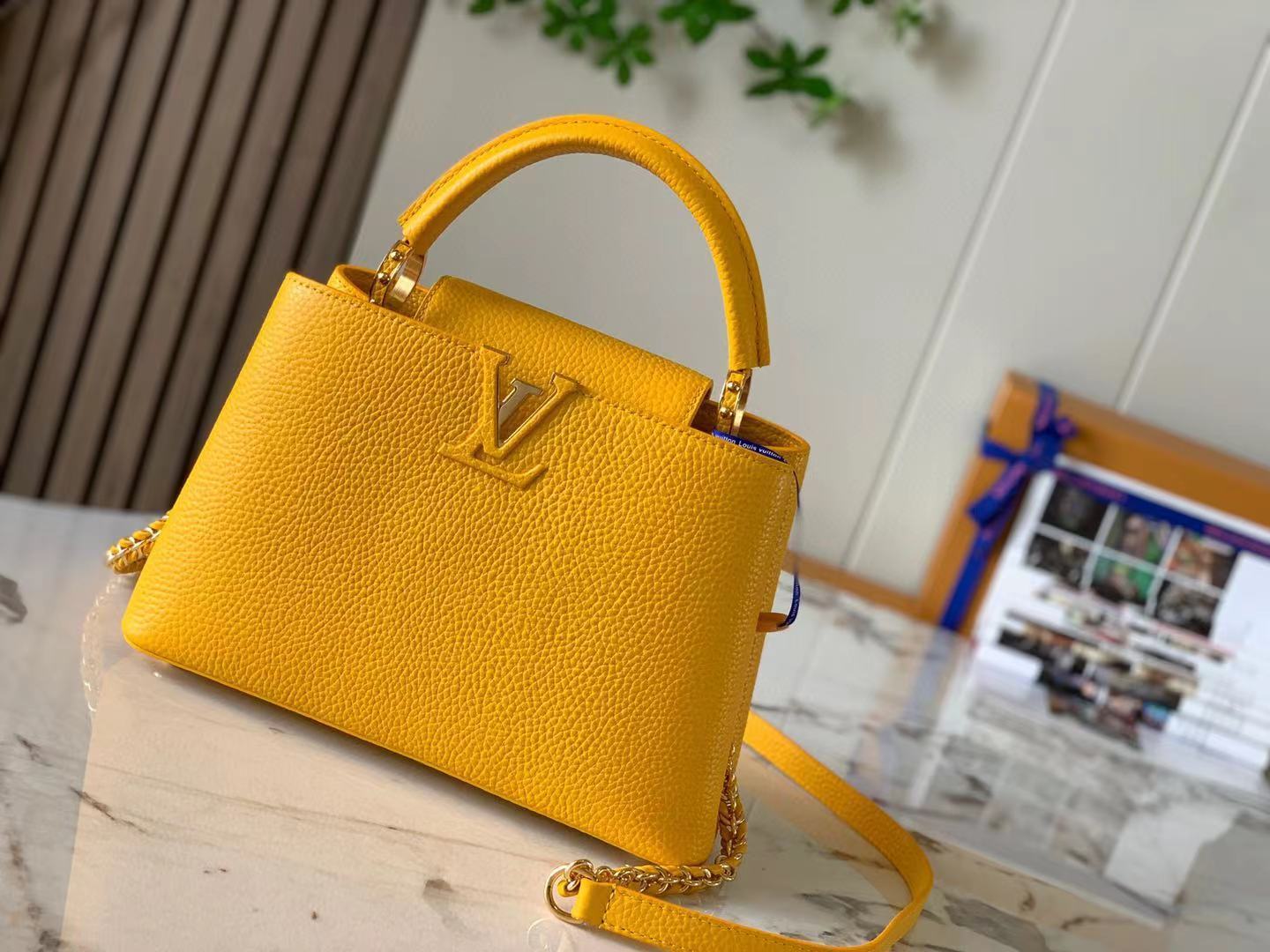 LV CapucinesBB P1 I21