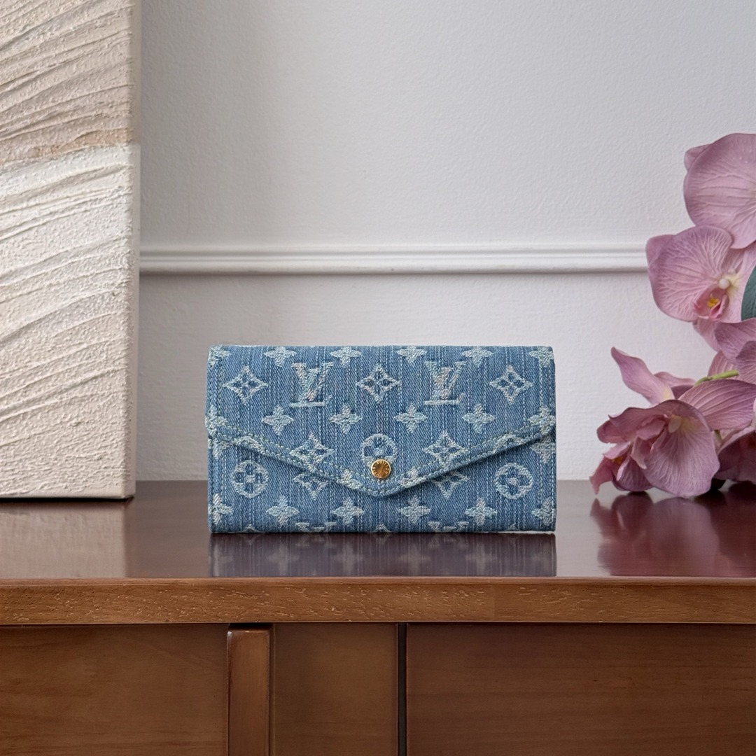 LV CardHolder P1 I1