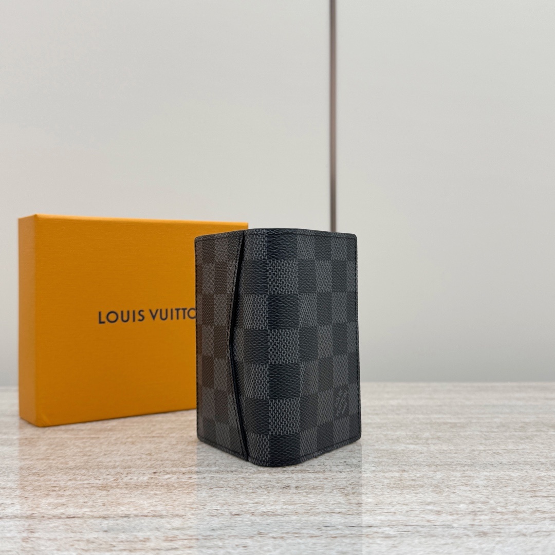 LV CardHolder P1 I112