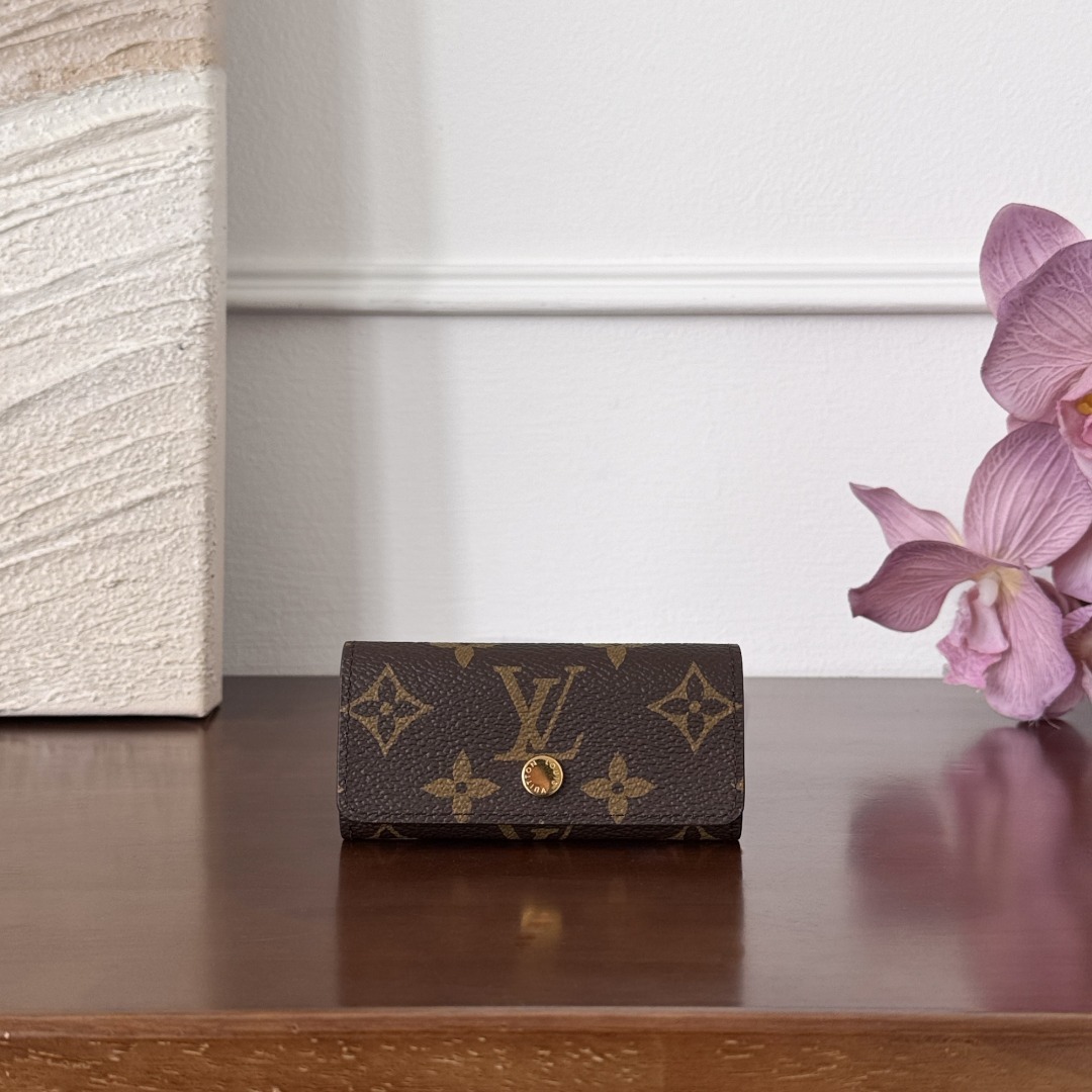LV CardHolder P1 I19