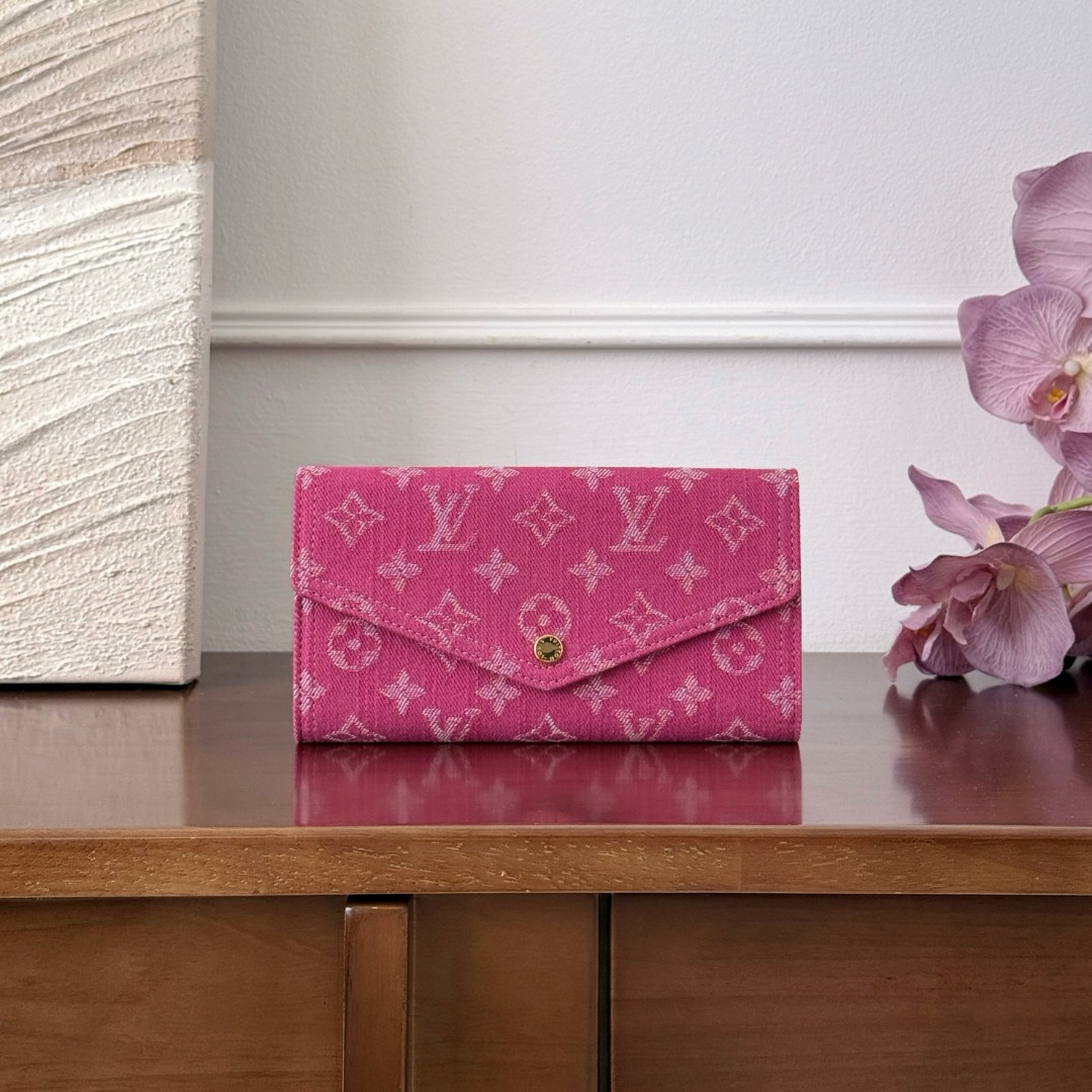 LV CardHolder P1 I2