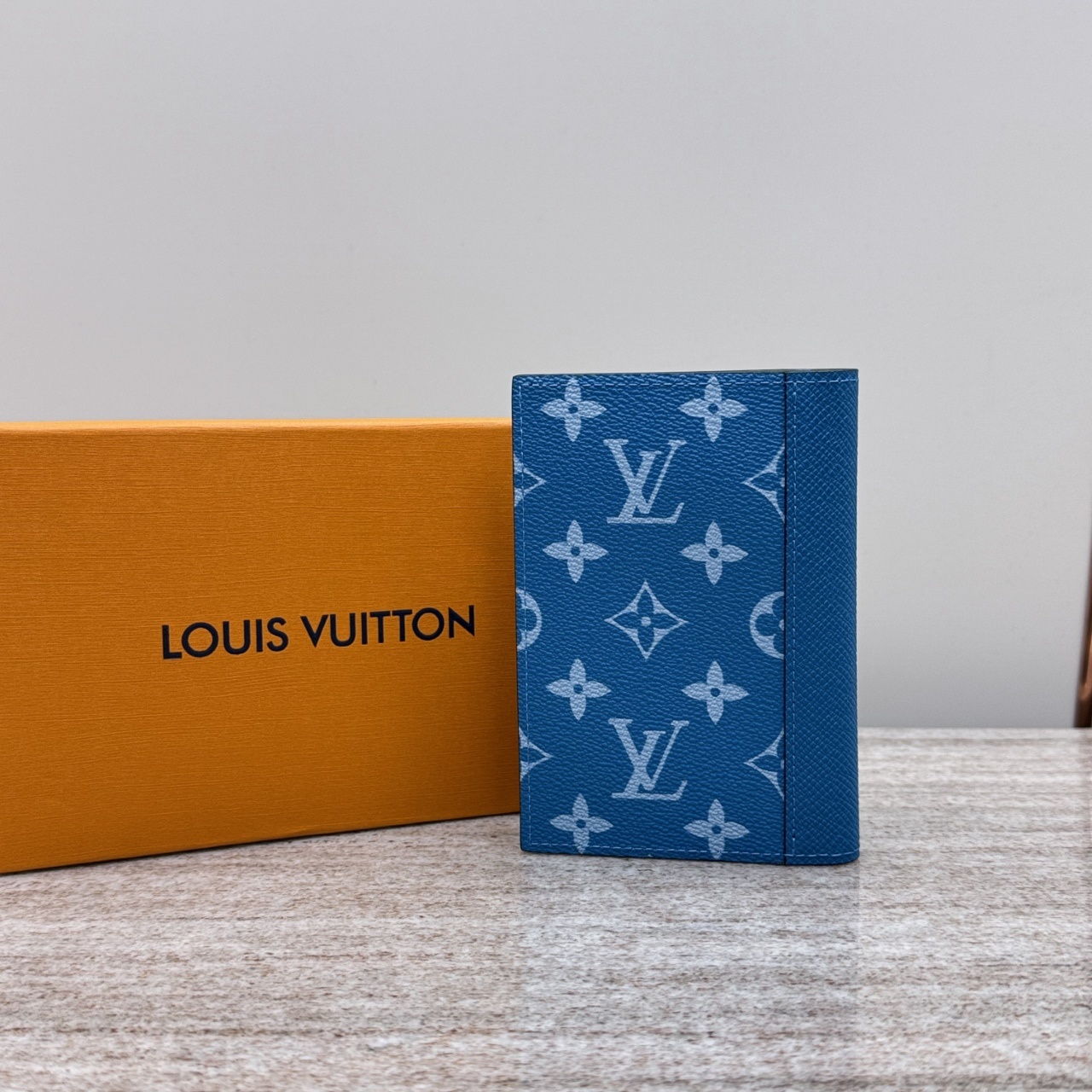 LV CardHolder P1 I43