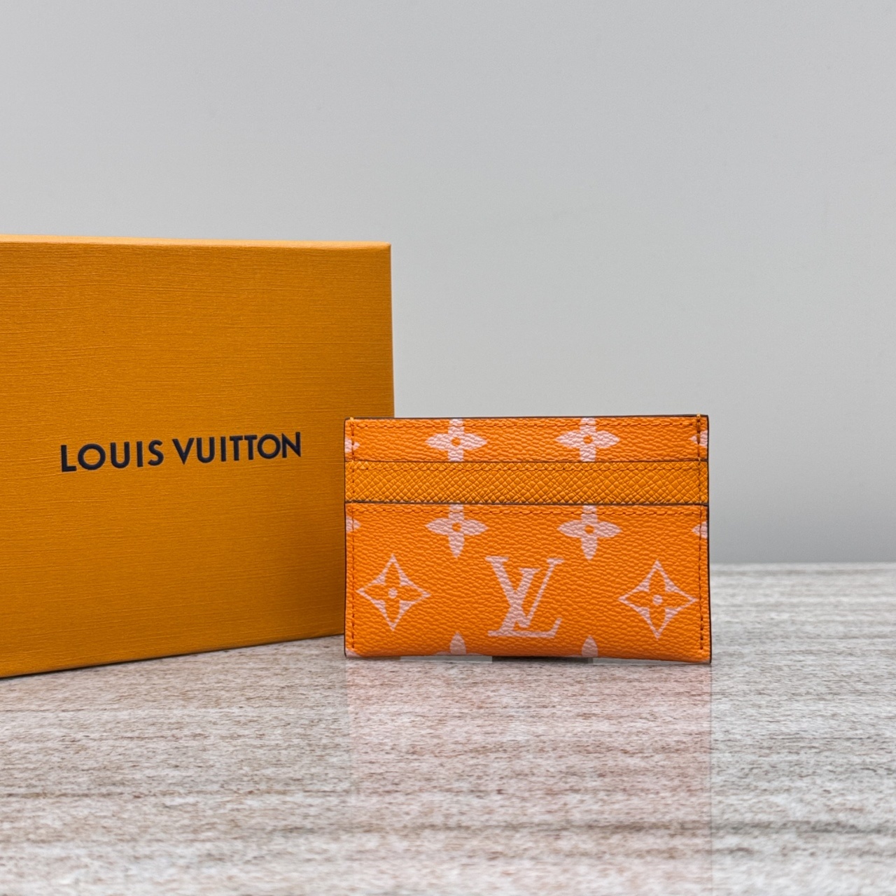 LV CardHolder P1 I45