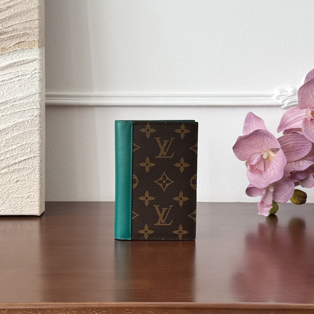 LV CardHolder P1 I83