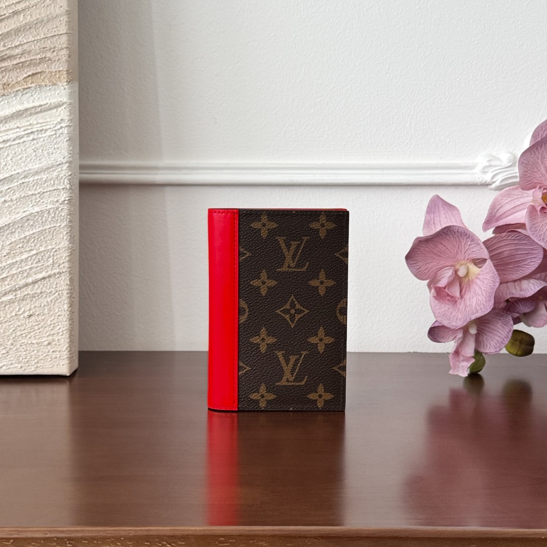 LV CardHolder P1 I84