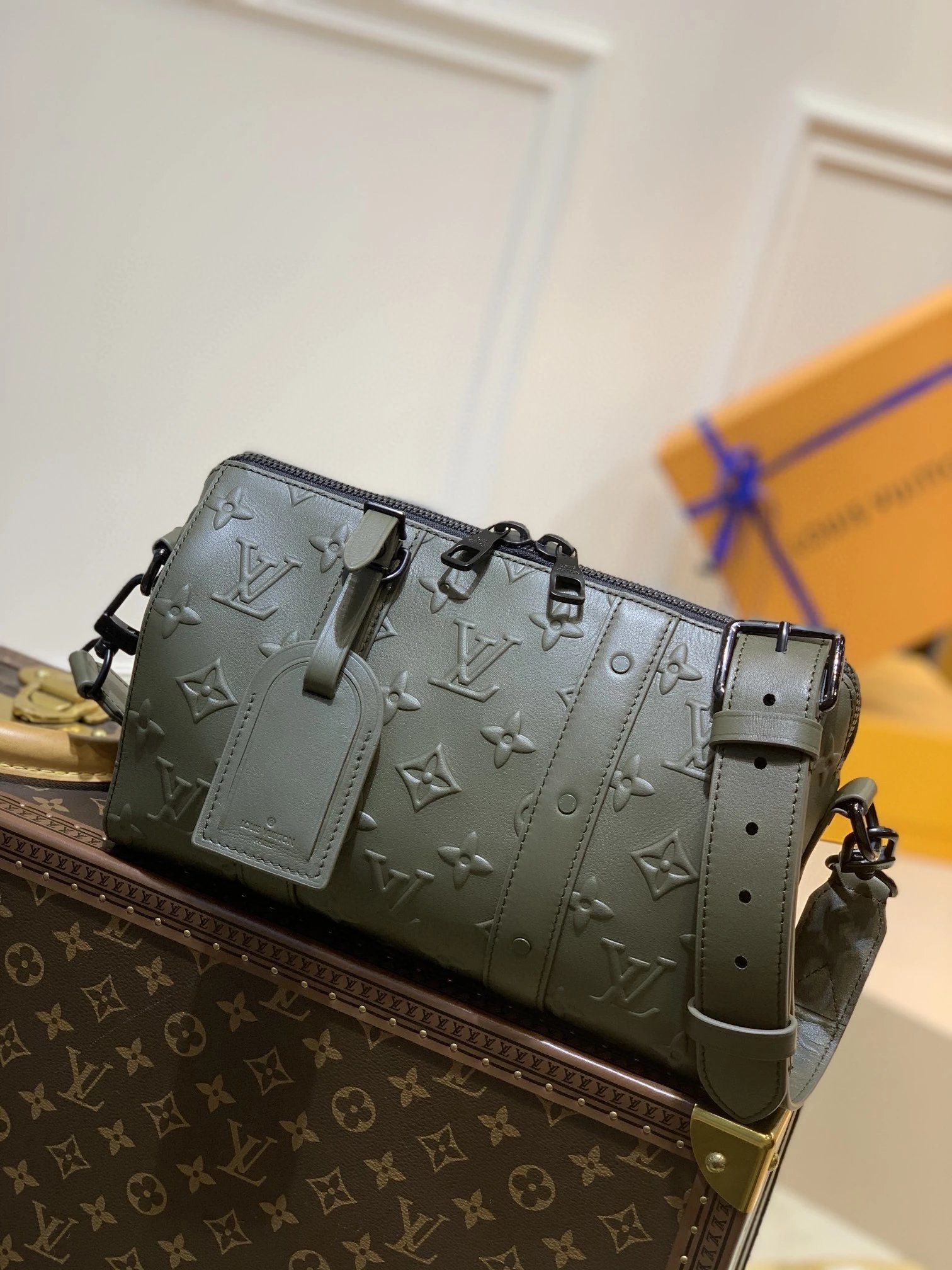 LV Keepall P1 I79