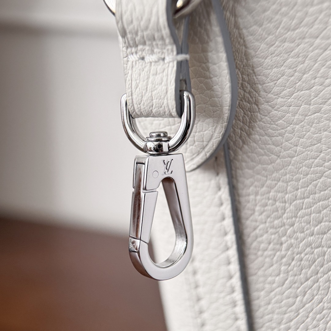 LV Neverfull P1 I1