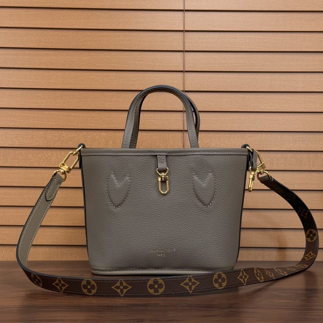 LV Neverfull P1 I10