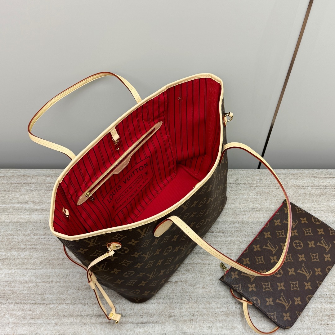 LV Neverfull P1 I15