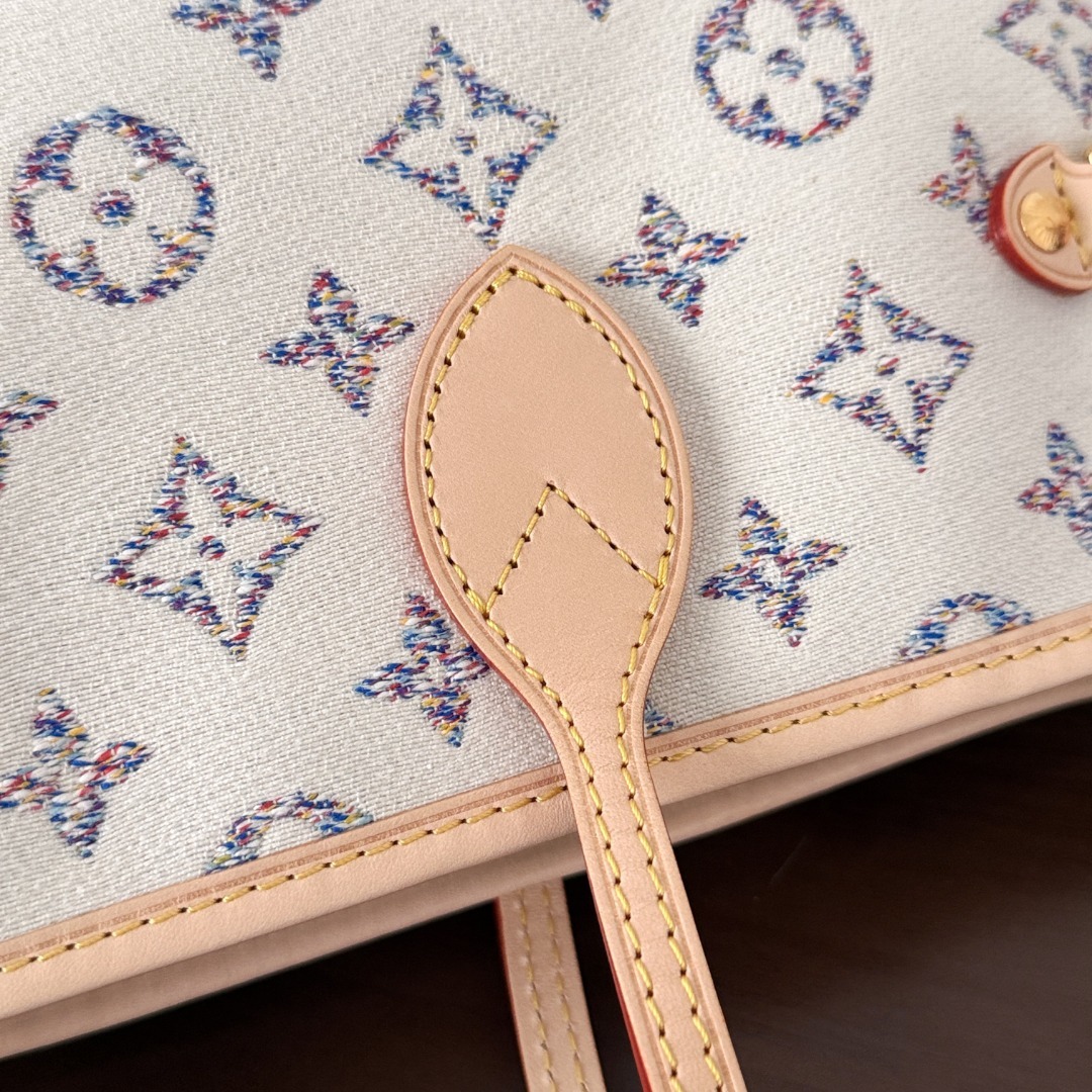 LV Neverfull P1 I16
