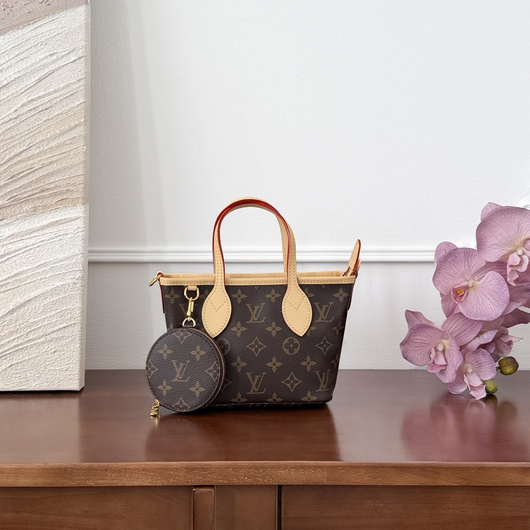 LV Neverfull P1 I17