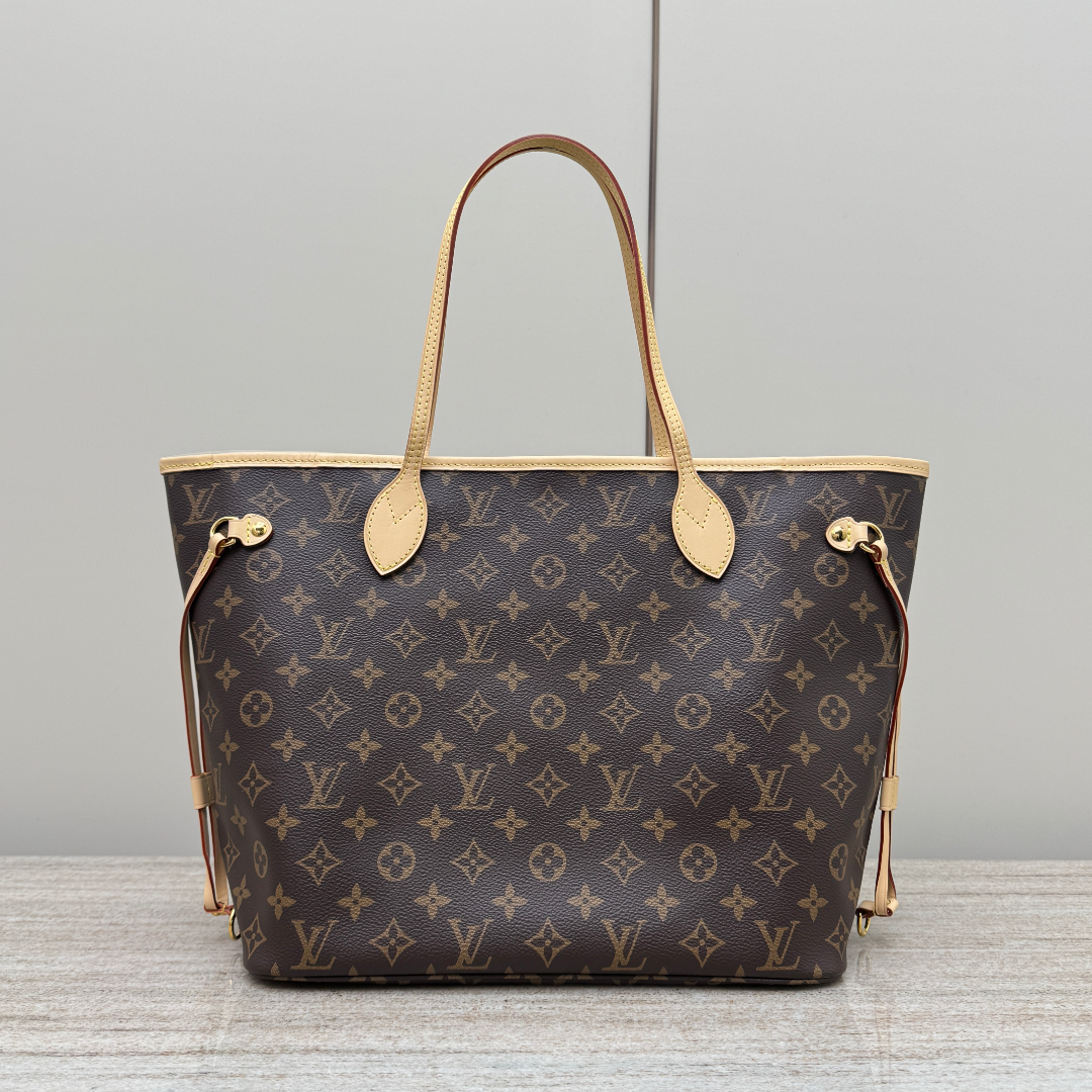 LV Neverfull P1 I18
