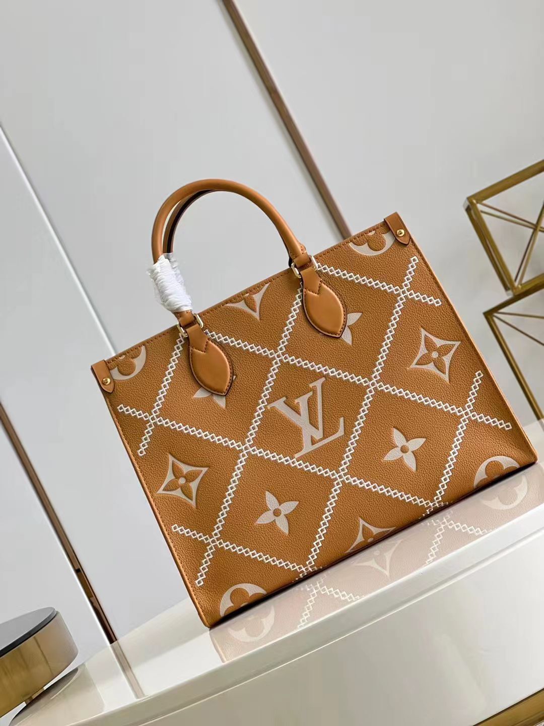 LV Onthego P1 I63