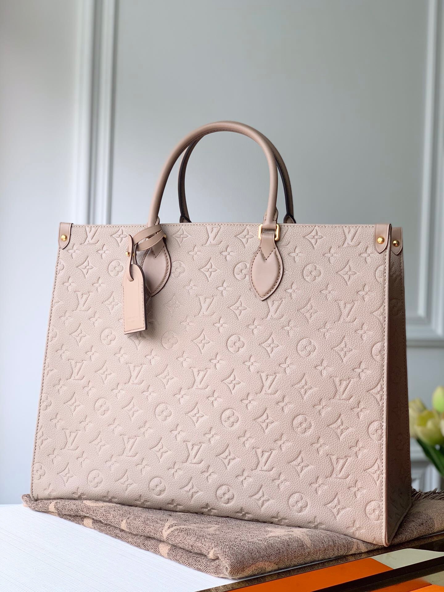 LV Onthego P1 I70