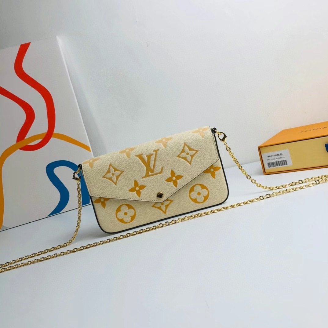 LV Pochette P1 I117