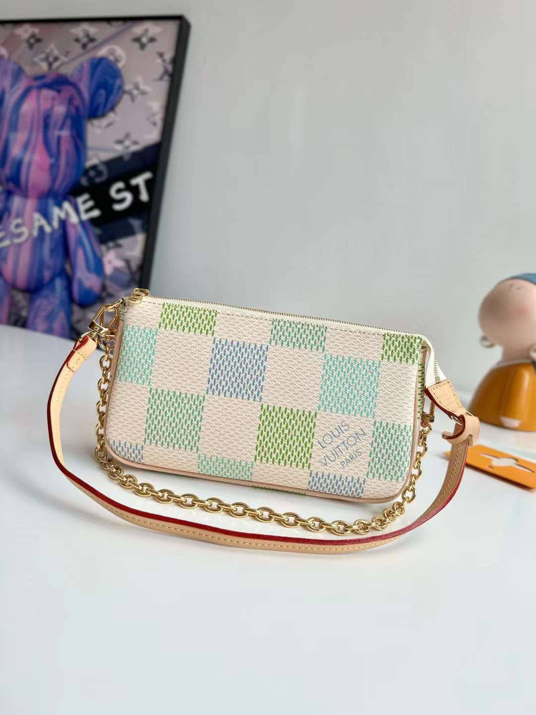 LV Pochette P1 I14