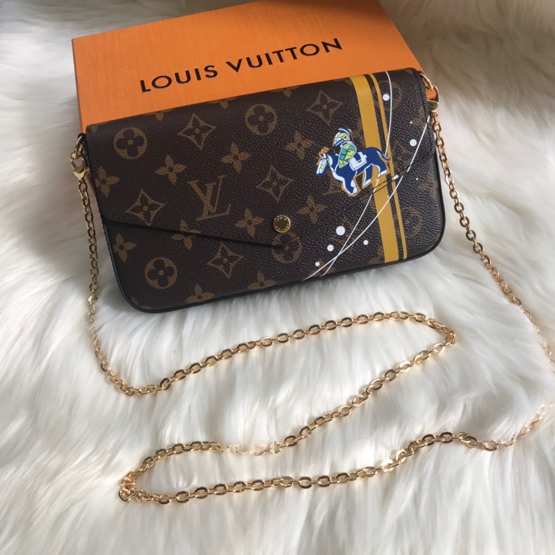 LV Pochette P1 I83