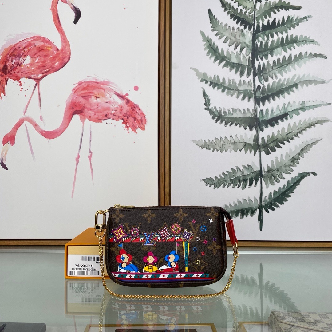 LV Pochette P2 I4