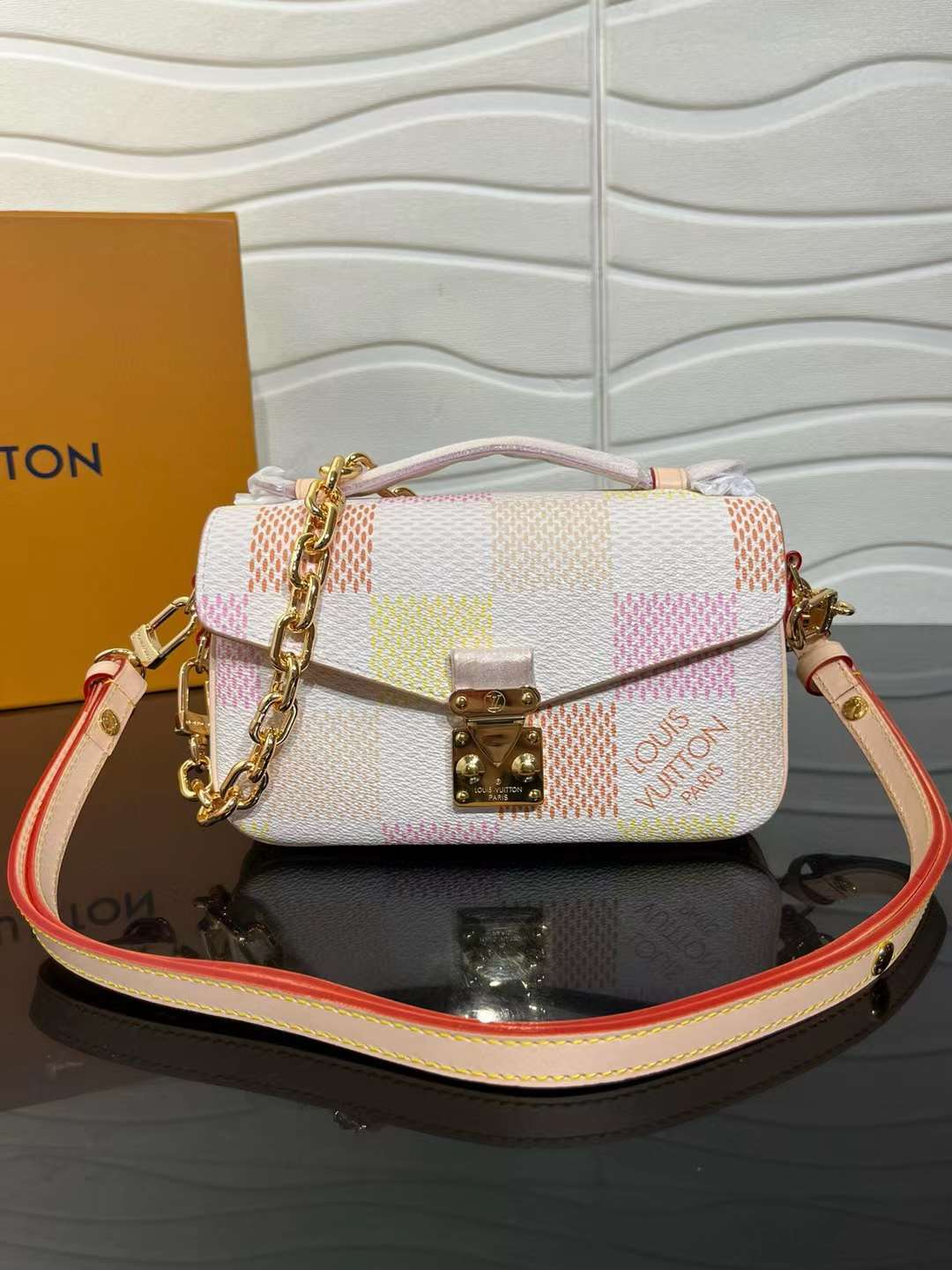 LV Metis luxurykick P1 I8