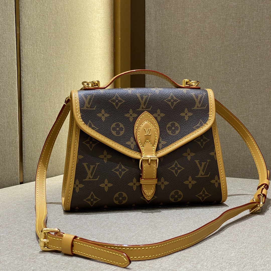 LV Metis scarlettluxury P1 I11