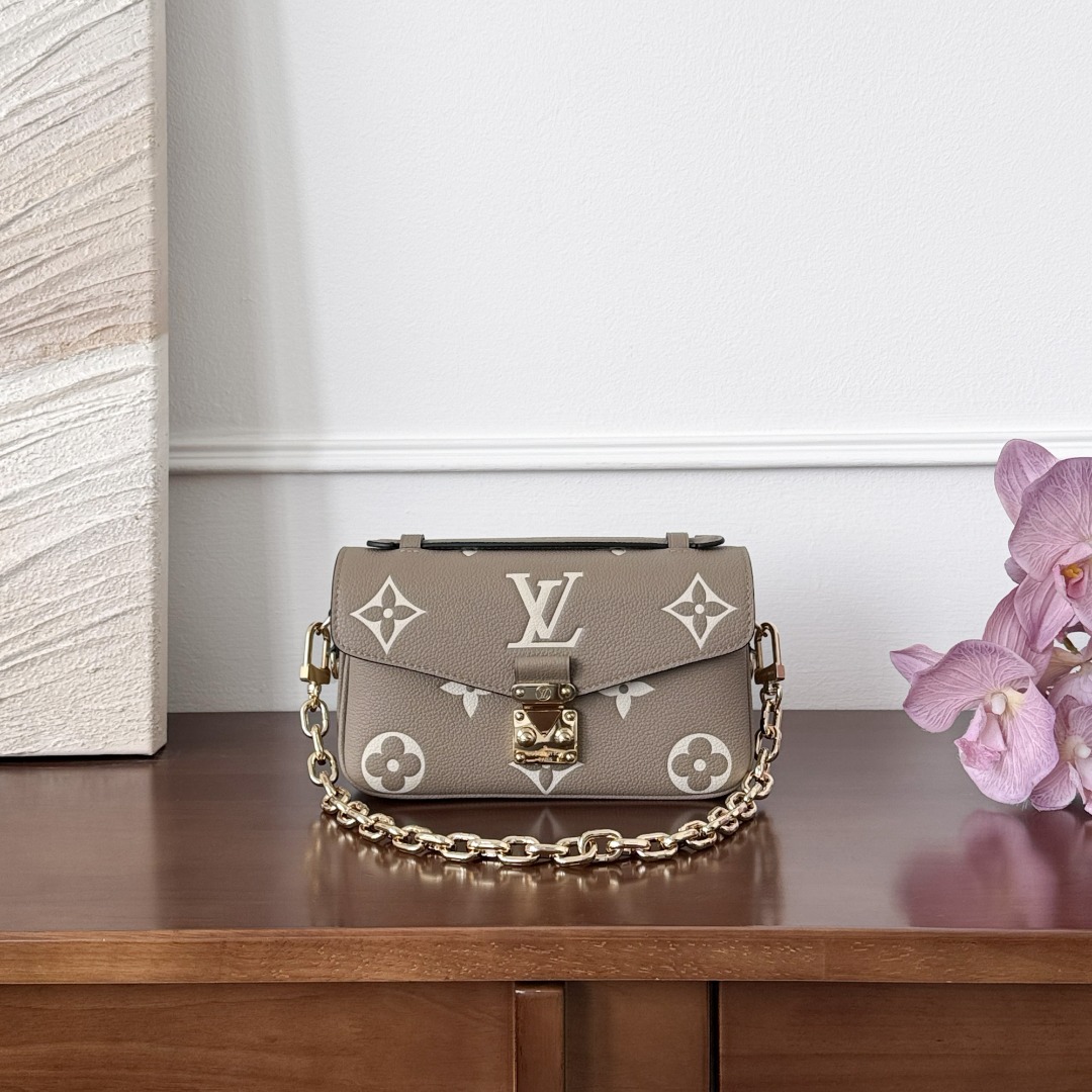 LV Metis scarlettluxury P1 I3