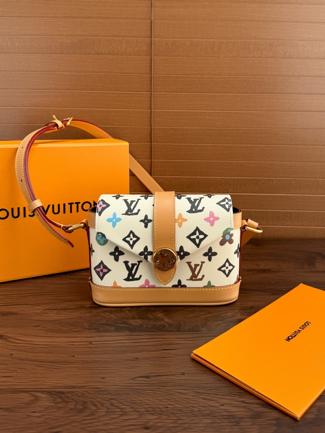 LV Metis scarlettluxury P1 I7