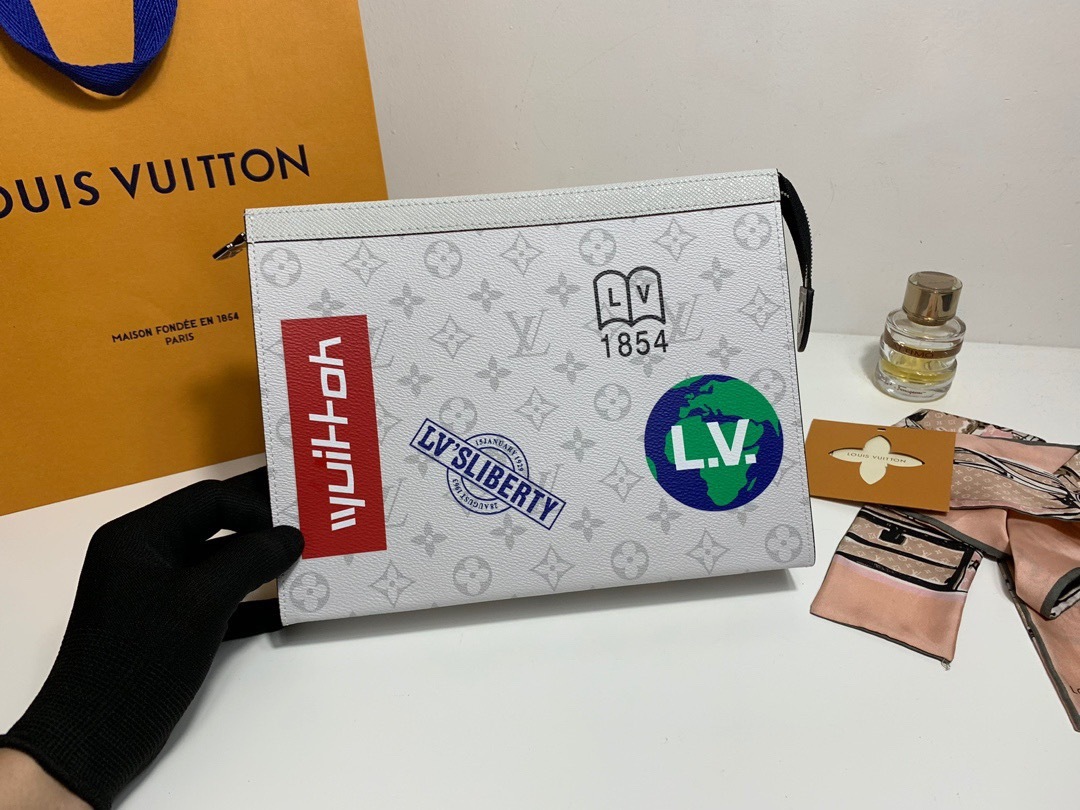 LV PochetteVoyage P1 I21