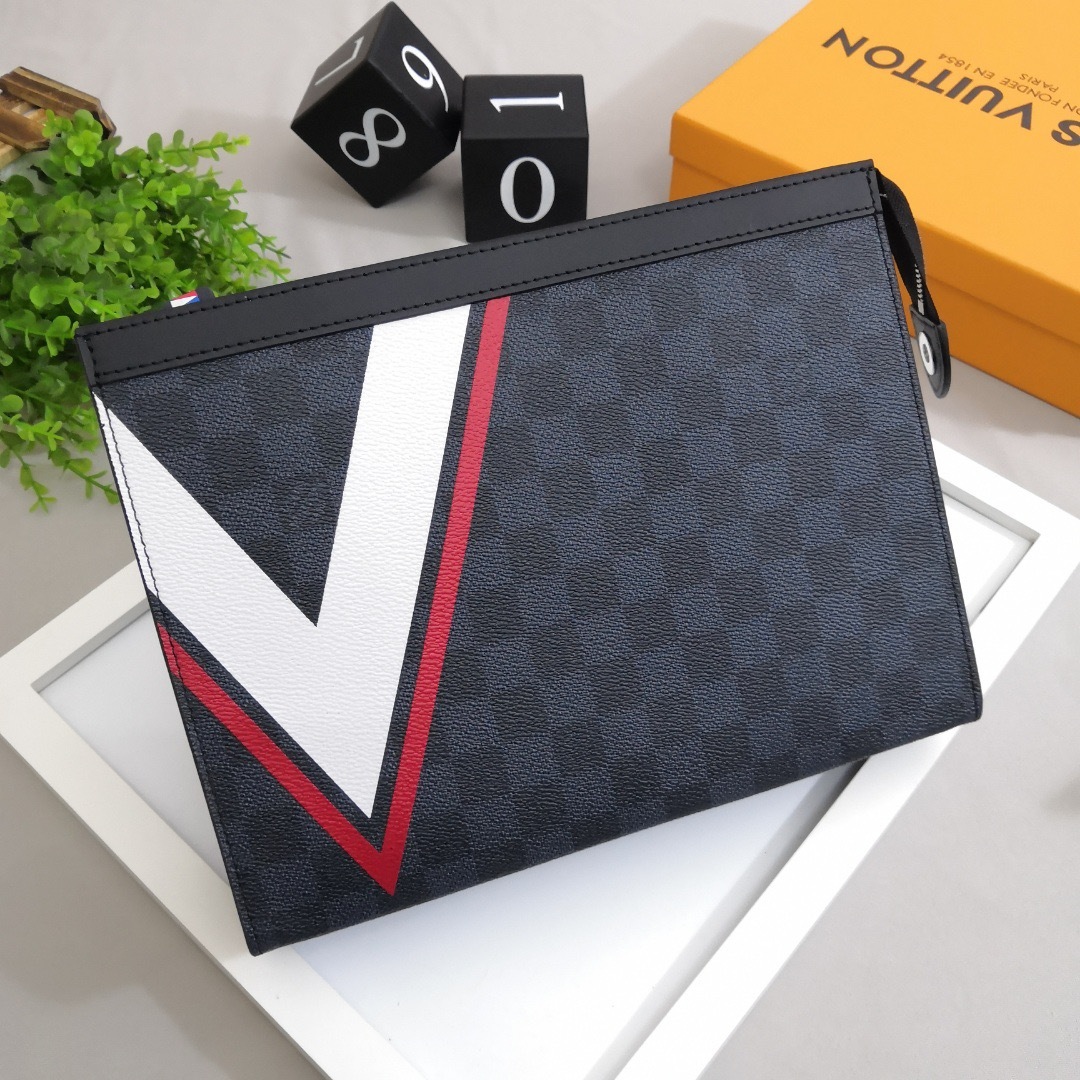 LV PochetteVoyage P1 I22