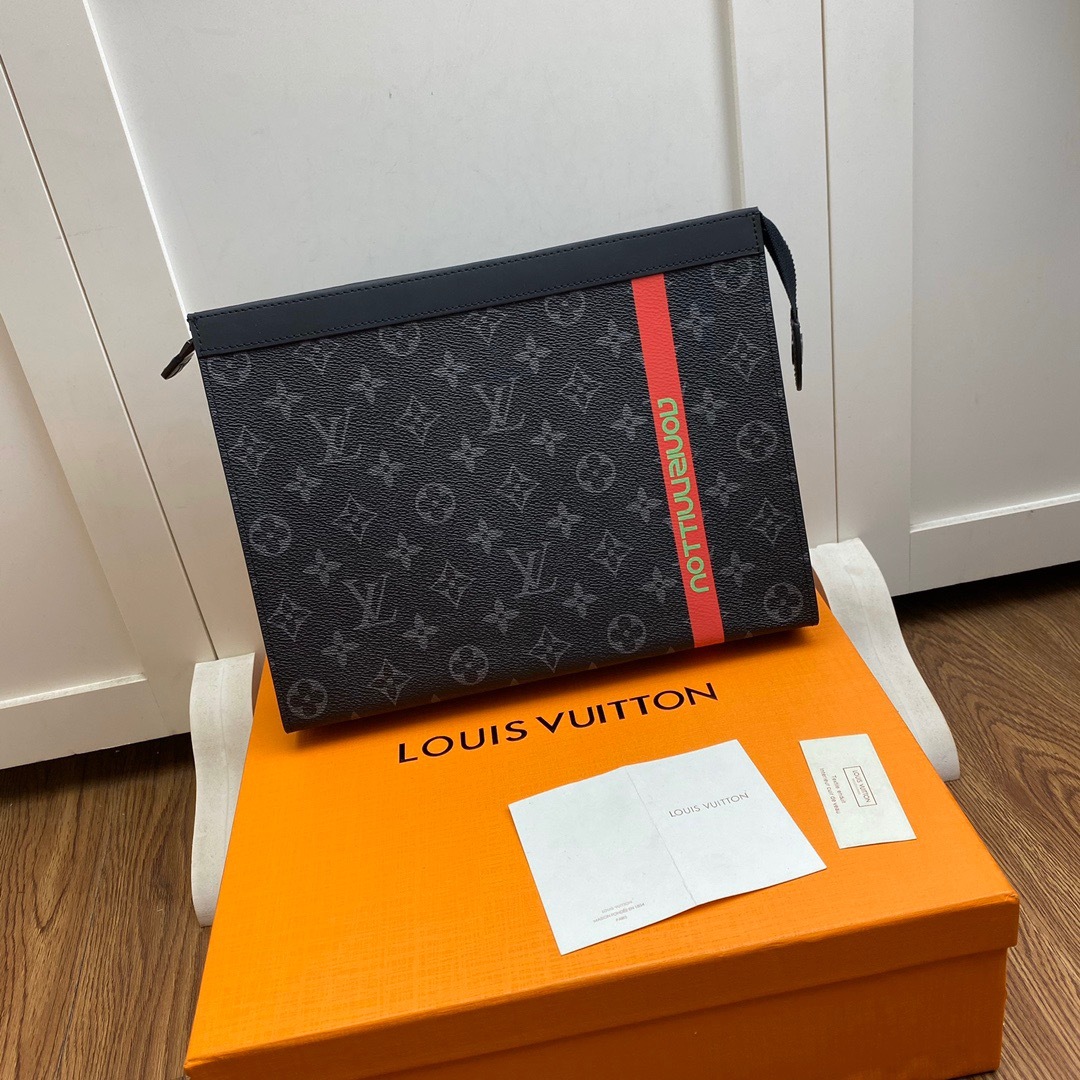 LV PochetteVoyage P1 I40