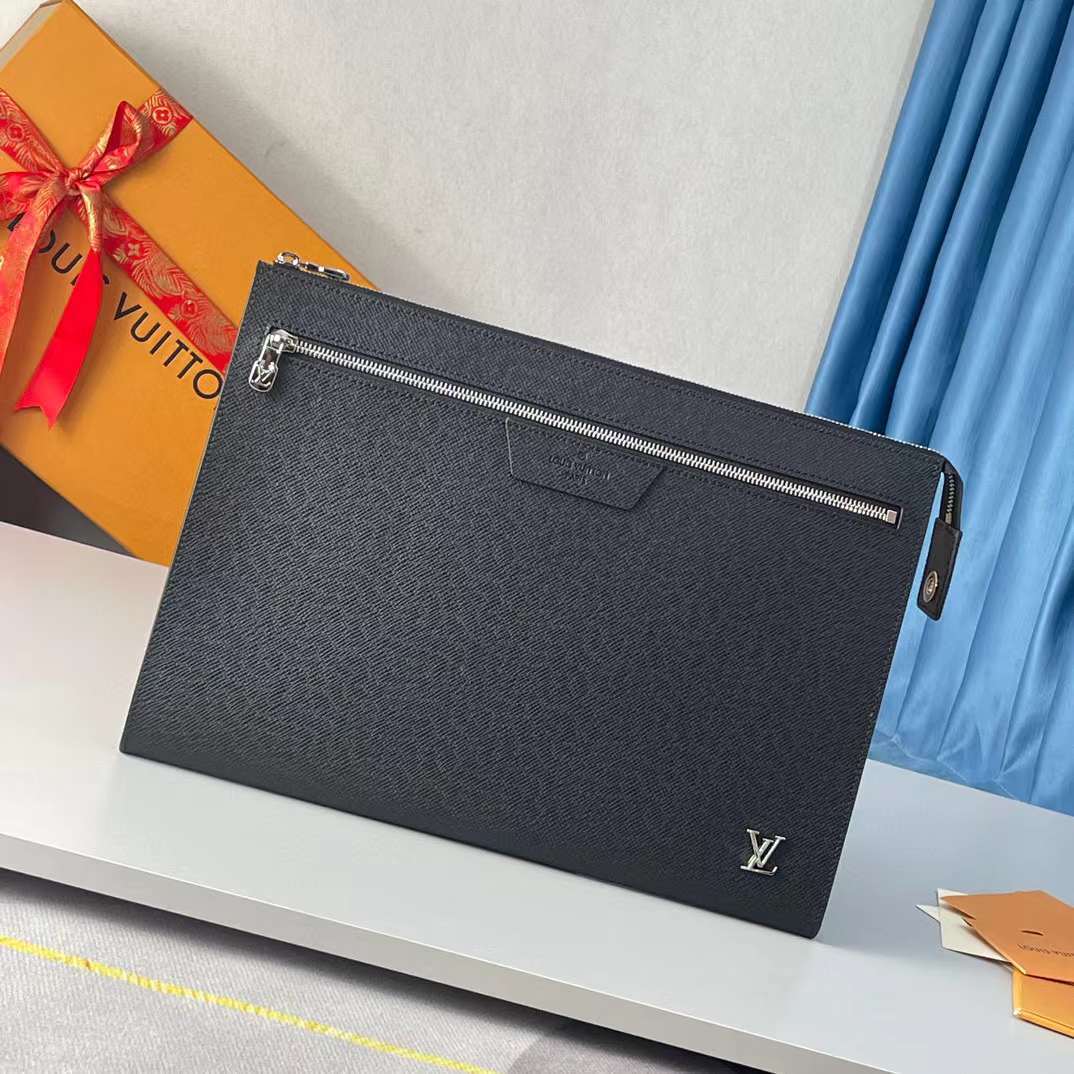 LV PochetteVoyage P1 I7