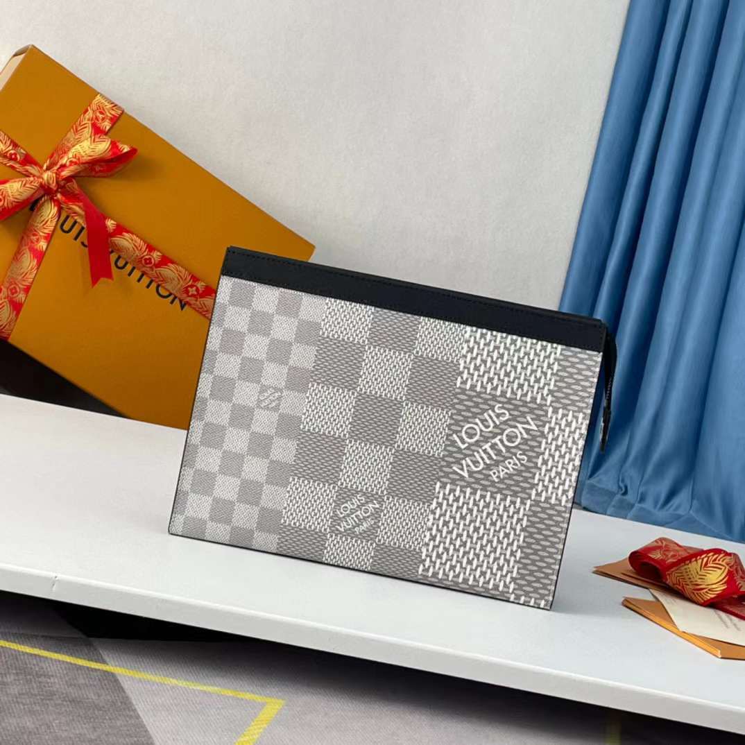 LV PochetteVoyage P1 I9