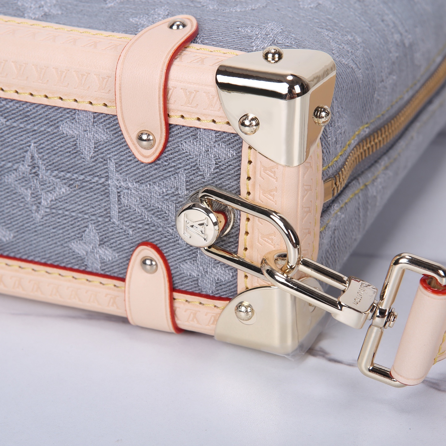 LV Trunk P1 I14