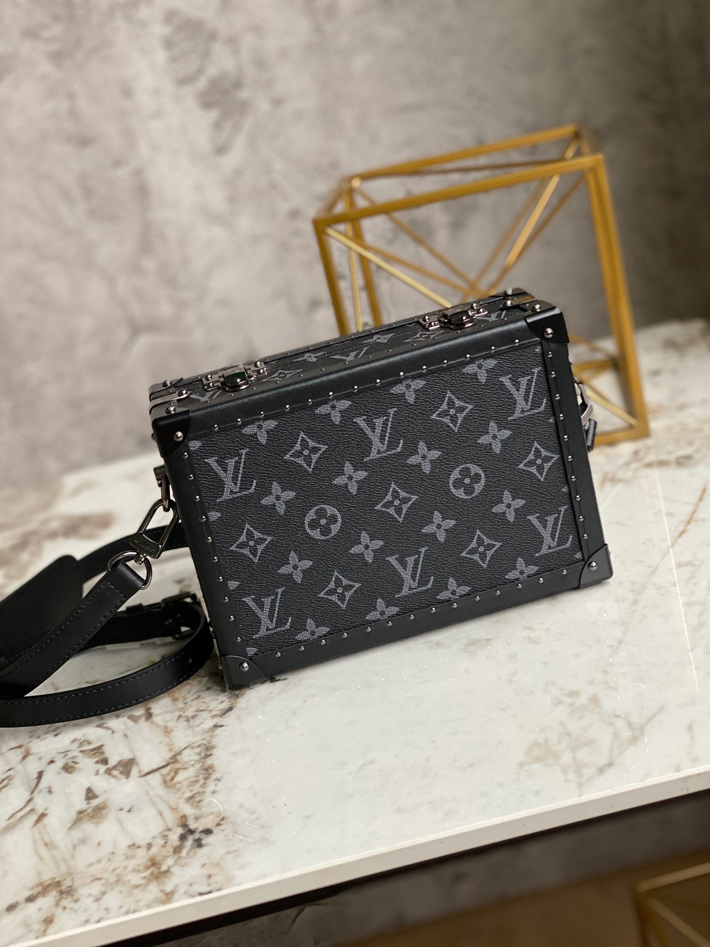 LV Trunk P1 I57