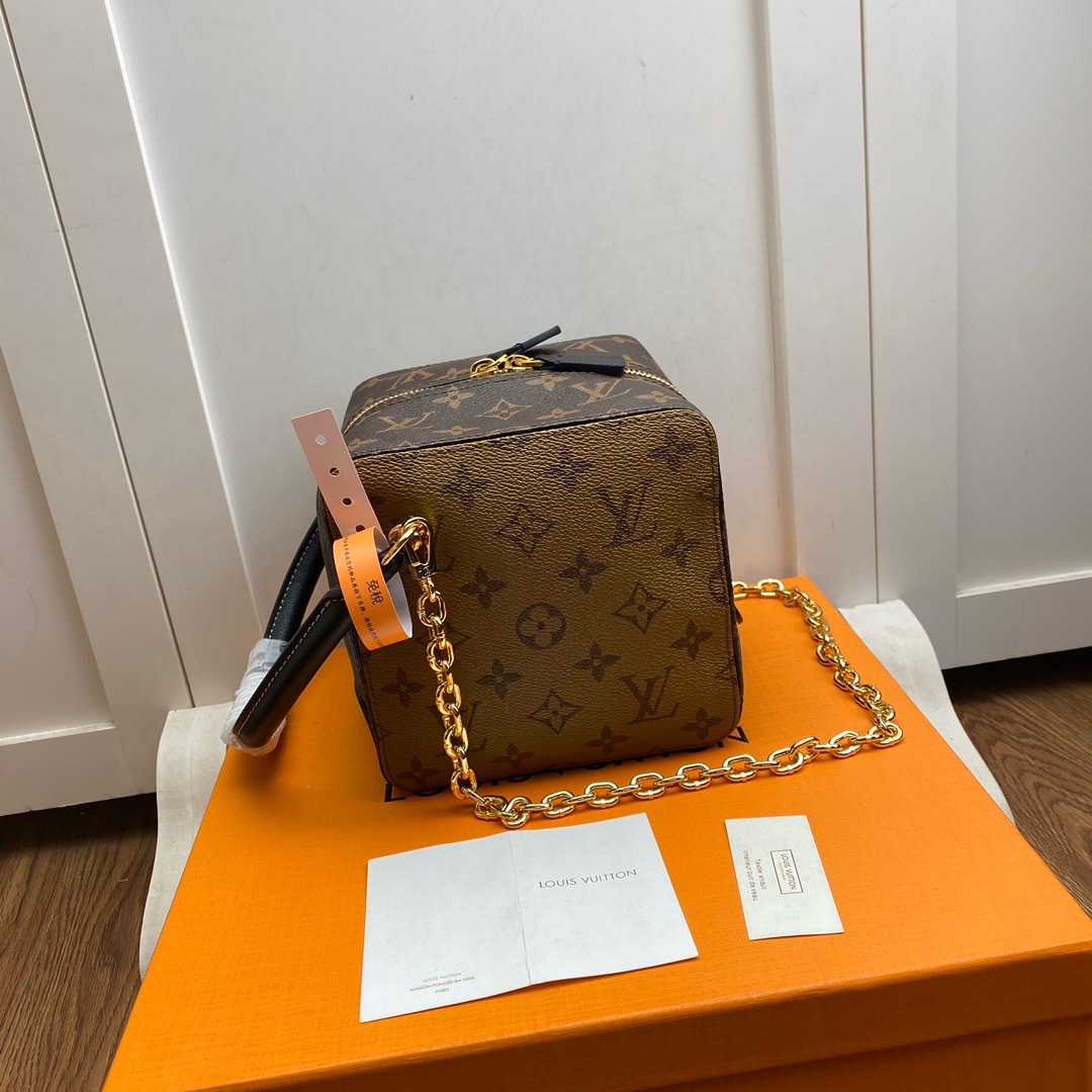 LV Trunk P1 I62