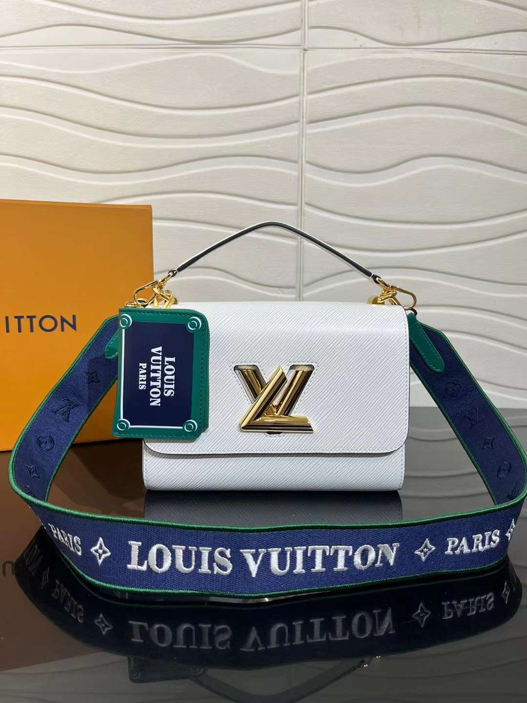 LV Twist P1 I20