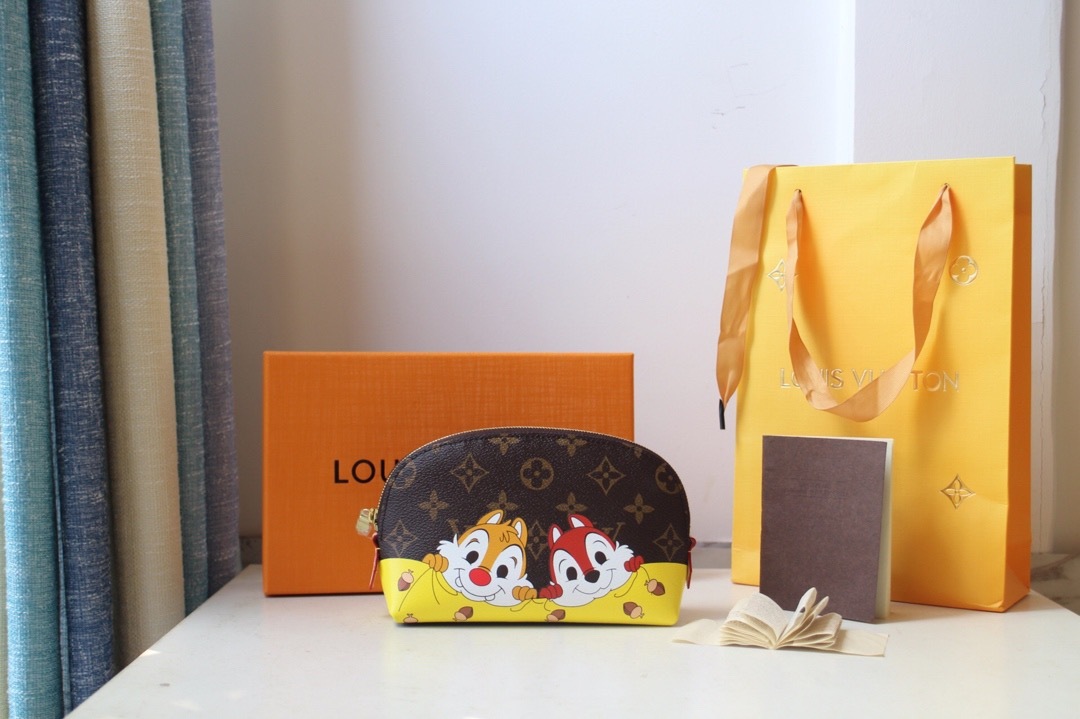 LV VanityPouch P1 I106