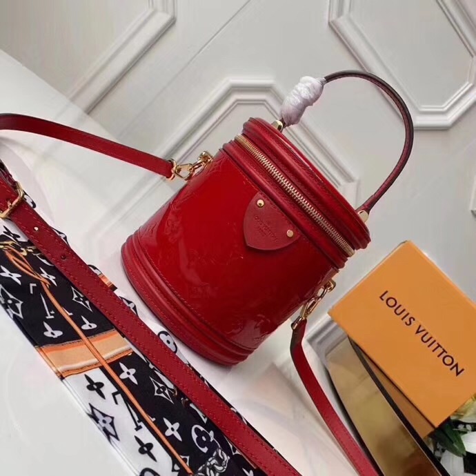 LV VanityPouch P1 I110