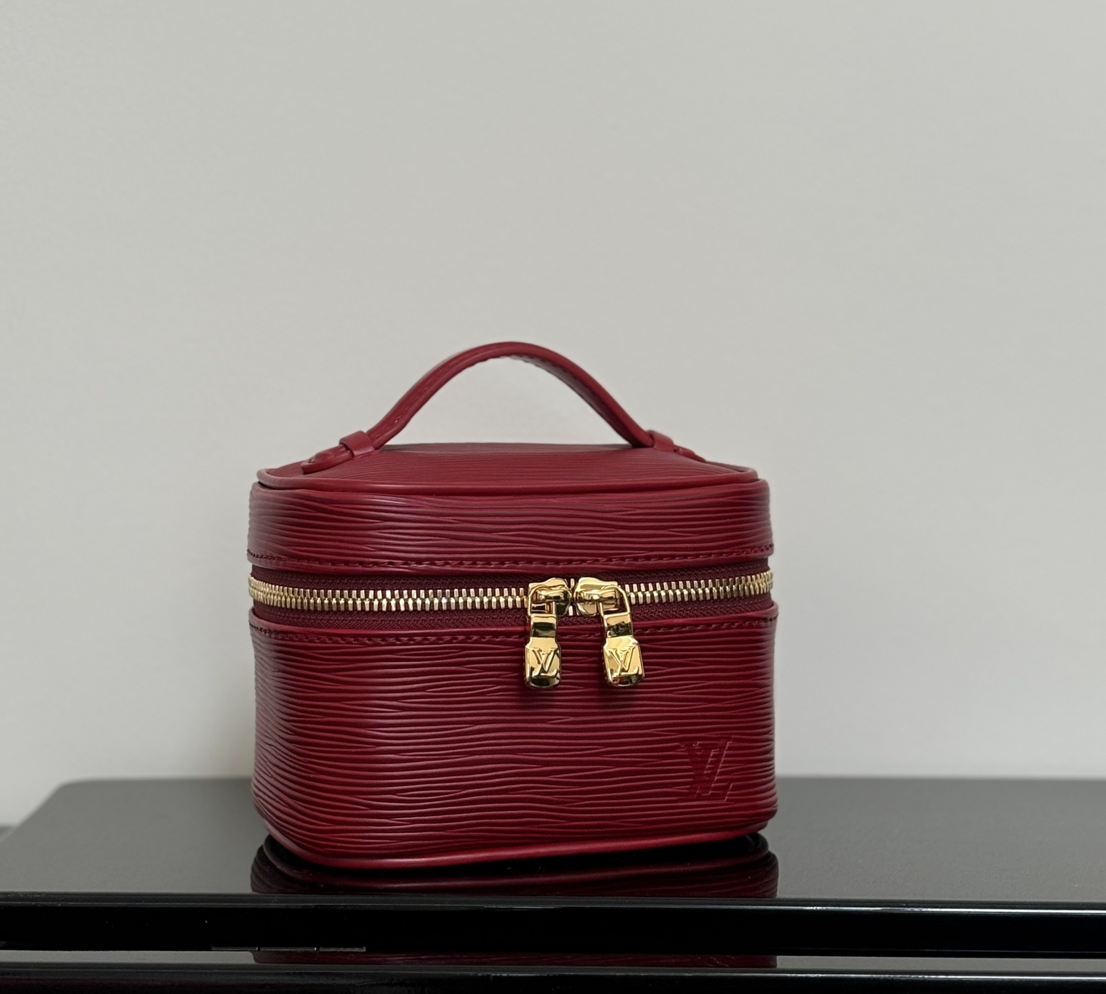 LV VanityPouch P1 I18